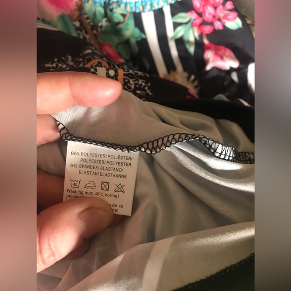 LADMOUS POLY SPANDEX BLEND FLORAL LONG SLEEVE BLOUSE - Picture 7 of 7